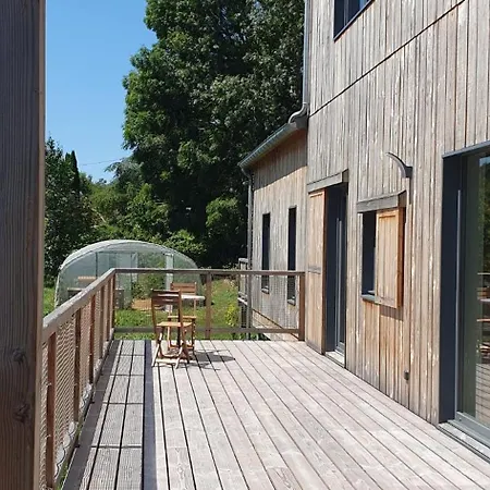 La Vallee Bed & Breakfast *