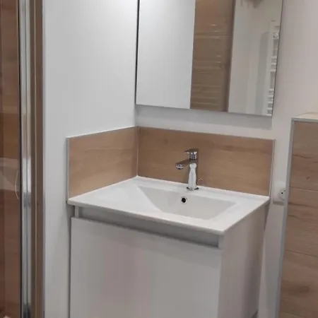 לינה וארוחת בוקר Dortoir De La Vallee Hamars